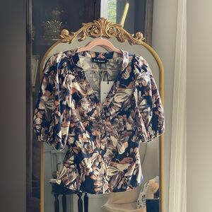 En Saison NWT Abella Navy Floral Puff Sleeve Poplin Button Up Blouse